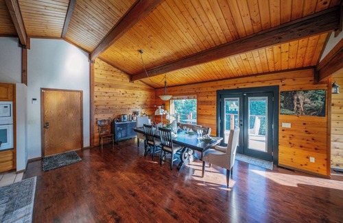Centralia House | Beautiful views! Gorgeous country retreat on 5 acres. Private, quiet & secluded.