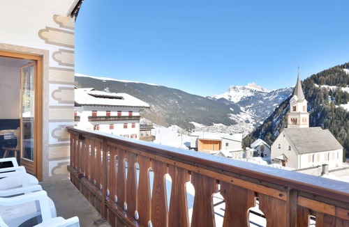 Bulla House | Beautiful villa for 16 guests with WIFI, TV, balcony and panoramic view