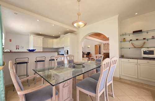 Alfarrobeira Villa | Beautiful villa with private pool & playground near Lagos & the beach
