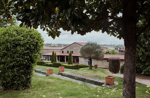 Chantada Villa | Beautiful Villa with garden and fireplace 10 minutes from the Ribeira Sacra