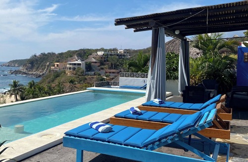 San Pedro Pochutla House | Beautiful Villa with private pool balconies amazing view and steps to the beach