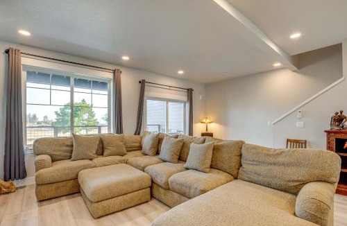 Hammond House | Beautiful Water Views: Coastal Oregon Townhome!
