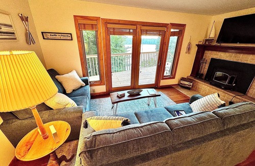 Chippewa Falls House | Beautiful Waterfront Memories on Western Wisconsin's Premier Recreational Lake