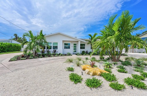 Palmetto House | Beautiful Waterfront 3-bedroom house with dock space in serene Palmetto
