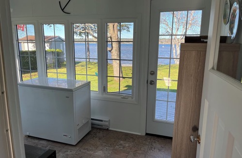 Chatham House | Beautiful waterfront cottage with sandy beach