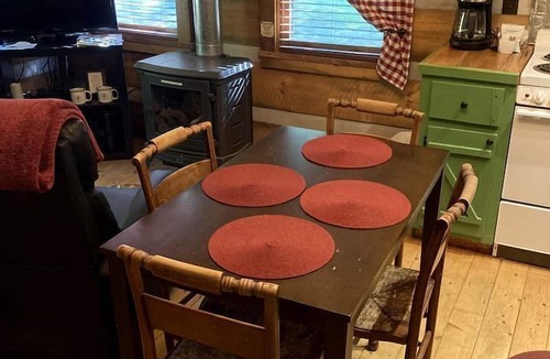 Elkin House | Beautiful Waterfront Cabin with Hot Tub near Winston-Salem, North Carolina