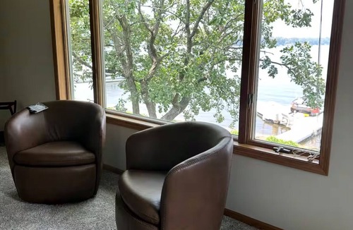 Monticello House | Beautiful Waterfront Estate with sandy shores, next to Willy Mccoys on the water