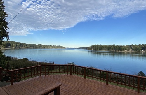 Olympia House | Beautiful Waterfront Getaway