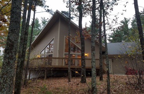Arkdale Cabin | Beautiful Waterfront Home on Lake Petenwell, close to Wisc Dells and Sand Valley