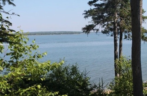 Salsbury Cove Cottage | Beautiful waterfront Bar Harbor cottage with nice beach