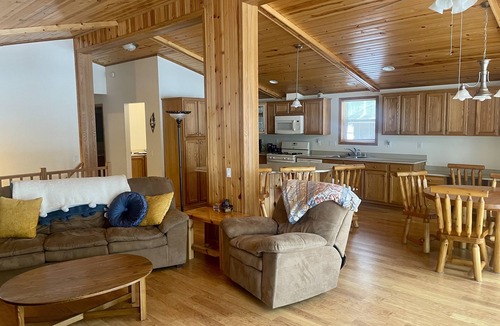 Ingalls Cabin | Beautiful waterfront and wildlife views in this quiet riverfront cabin