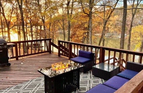 Cadiz House | Beautiful Waterfront, w/Dock, Firepit, Hot tub