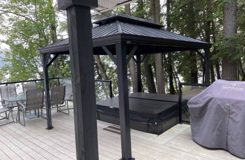 Glastonbury Cottage | Beautiful well kept Private waterfront cottage on Big Gull Lake