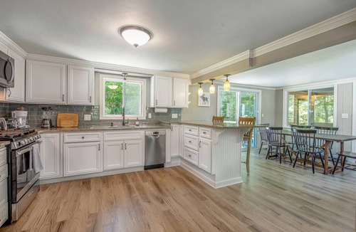 Thornton House | Beautiful White Mountains Home w/Sauna, Firepit and Gameroom Local Skiing, Hiking and Golf.