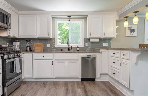 Thornton House | Beautiful White Mountains Home w/Sauna, Firepit and Gameroom Local Skiing, Hiking and Golf.