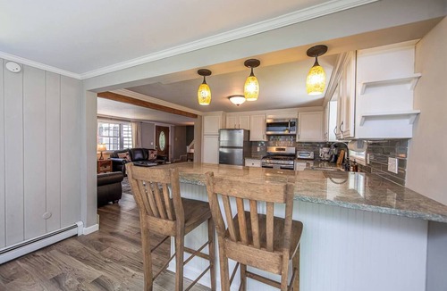 Thornton House | Beautiful White Mountains Home w/Sauna, Firepit and Gameroom Local Skiing, Hiking and Golf.