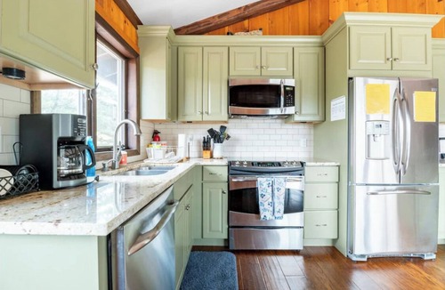 Windham Ski Chalet | Beautiful Windham Chalet 2 minutes to Town and the Mountain