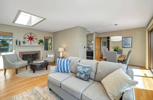 Moultonborough House | Beautiful Winnipesaukee Adorable Cottage and Bunkhouse for 10 Lovely Sunsets