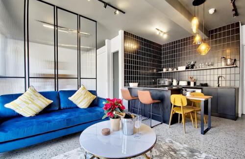 Foreshore Apartment | Beautifulcentralsecure- hotel living for couples
