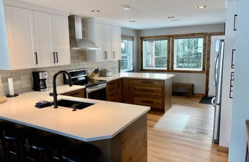 Silver Star Mountain Ski Chalet | Beautifully Appointed Deluxe Home - Backing onto Attridge chair close to village