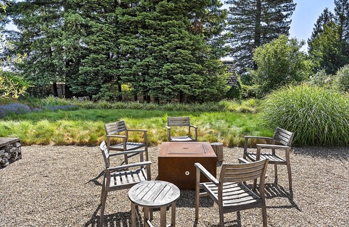 Freestone House | Beautifully Appointed MCM Home in Wine Country Heated Pool, Hot Tub, Gas Firepit