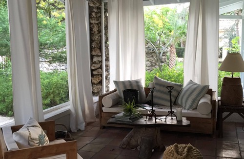 Northeast Coconut Grove Cottage | Beautifully Appointed Cottage Nestled In Upscale Grove Neighborhood