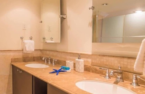 Dover Villa | Beautifully Appointed Three Bedroom Penthouse