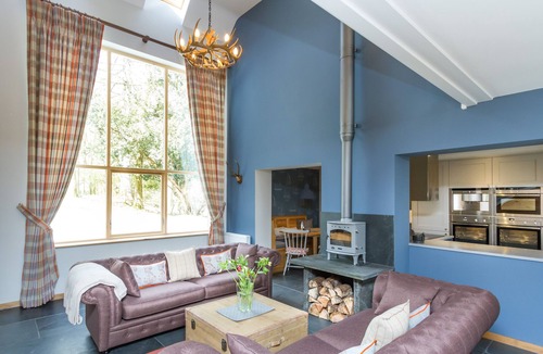 Ambleside House | Beautifully Converted Property On The Prestigious Pullwood Bay Estate, Ambleside