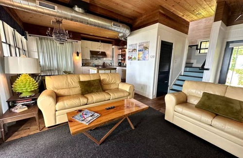 Kitty Hawk Cabin | Beautifully-Decorated Soundfront Rental with a Balcony in Kitty Hawk, North Carolina