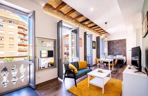 Morvedre Apartment | Beautifully Designed Studio with Natural Light