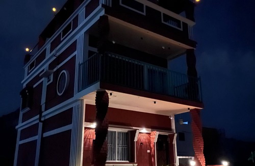 Chikkaballapur Villa | Beautifully designed Earthern home situated at the base of Skandagiri hills.