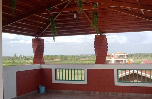 Chikkaballapur Villa | Beautifully designed Earthern home situated at the base of Skandagiri hills.