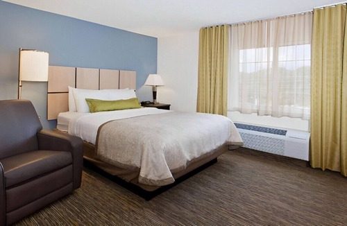 Gwinnett Place House | Beautifully Designed Suite! W/ BBQ Facilities