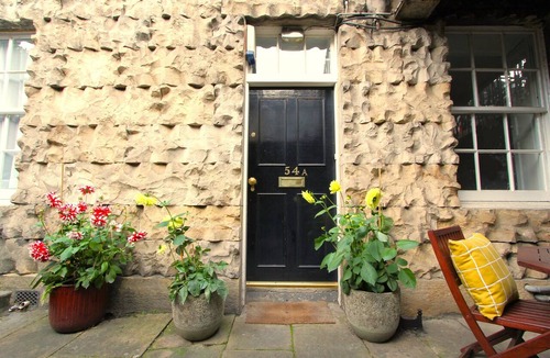 New Town Apartment | Beautifully finished 2 bedroom Georgian flat is the perfect city getaway.