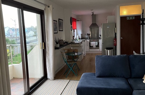 Instow Apartment | Beautifully presented and spacious 2 bedroom apartment offering fabulous views