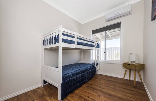 Lancelin House | Beautifully presented 3 x 1 in Quiet location