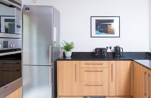Clifton Cottage | Beautifully presented modern townhouse in the fantastic Clifton location.