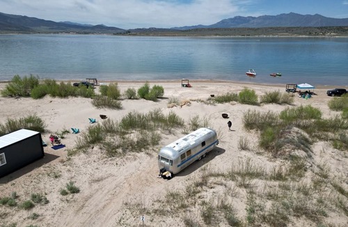 Levan House | Beautifully Refurbished Airstream on Yuba Lake for a Unique Getaway in Nature in Utah