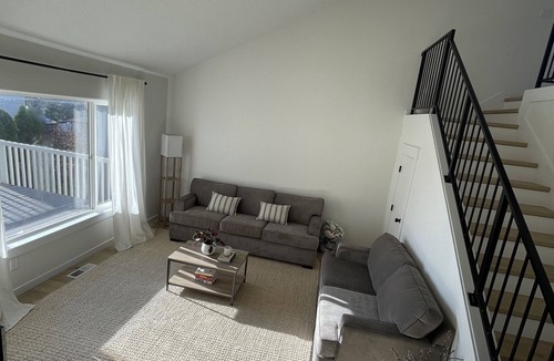 Rock Creek House | Beautifully remodeled full house close to restaurants and food carts.
