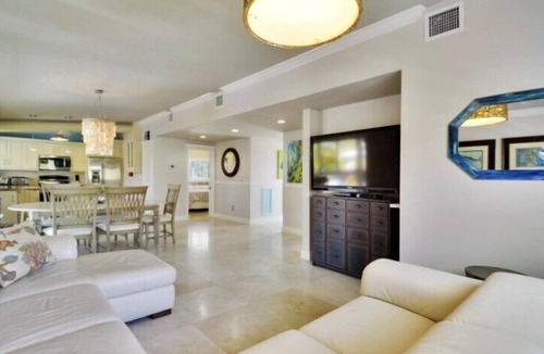 Islamorada House | Beautifully remodeled roomy single family stilt home,