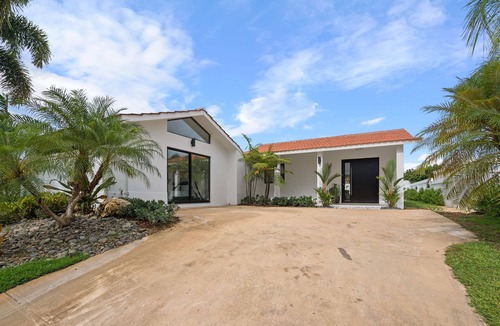 Sabanera Dorado House | Beautifully remodeled and spacious home available for rent