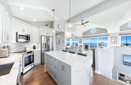 Harvey Cedars House | Beautifully renovated ocean front home in Harvey Cedars