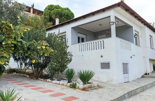 Palaio Tsifliki House | Beautifully Traditional Village House sea & mountain view 200mtrs beach