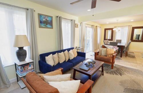 Captiva House | Beautifully Updated, 4 Bedroom Pool Home, 50 Yards to the Beach! Captiva Escapade