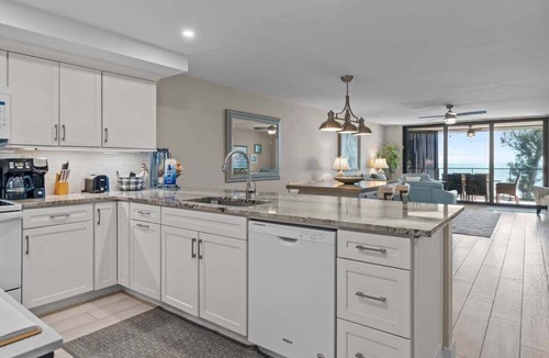 Sanibel Condo | Beautifully Updated and Spacious, Three Bedroom, Gulf Front Condo - Pine Cove 302