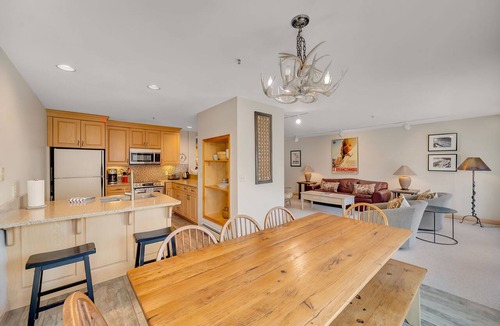 Salt Lake Mountain Resorts Condo | Beautifully Updated Condominium with Fireplace and Private Indoor Hot Tub