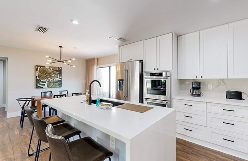 Riviera Estates House | Beautifully Updated Dog-Friendly Home with Free WiFi, and Enclosed Back Yard