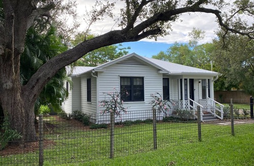 Pine Gardens North House | Beautifully updated historic home! Oversize yard with extra parking.