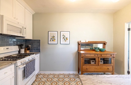 Mesa House | Beautifully Updated Historic Home conveniently located in downtown Mesa!