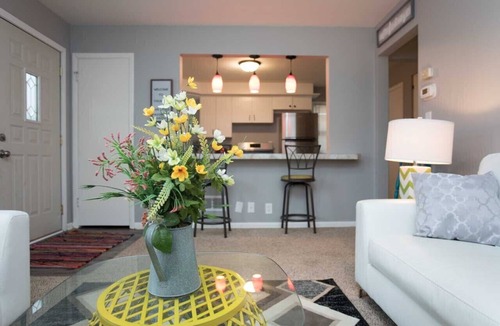 Benson House | Beauty in Benson! Remodeled 5 Bedroom (Sleeps 14)